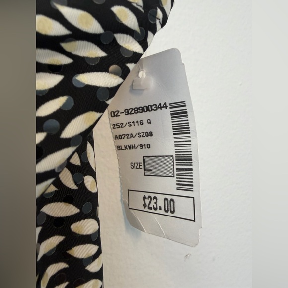 Chic Black and White Leaf Print Midi Dress - Picture 5 of 5